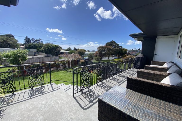 Photo of property in 242 Ngatai Road, Otumoetai, Tauranga, 3110