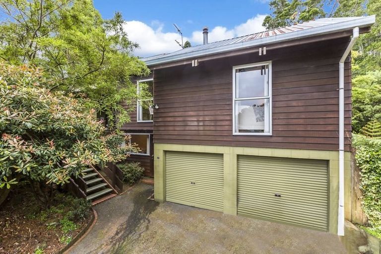 Photo of property in 72 Park Hill Road, Birkenhead, Auckland, 0626
