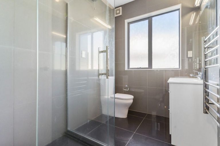 Photo of property in 12a Blakeborough Drive, Forrest Hill, Auckland, 0620