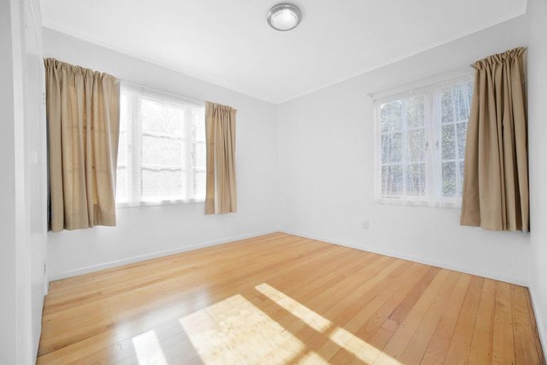 Photo of property in 32 Essex Street, Te Atatu South, Auckland, 0610