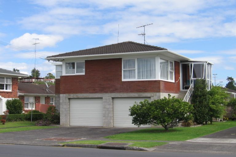 Photo of property in 2/768 Beach Road, Browns Bay, Auckland, 0630