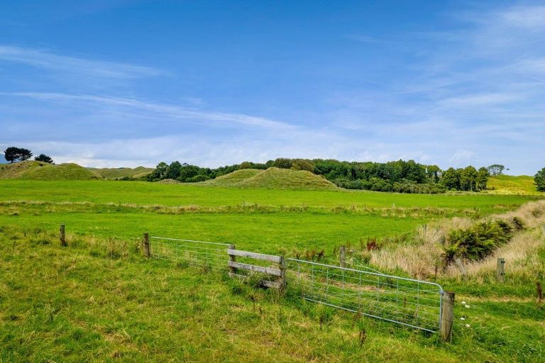 Photo of property in 955 Opua Road, Opunake, 4681