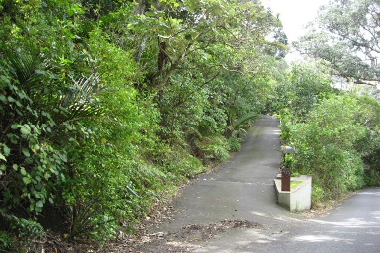 Photo of property in 35-39 Garden Road, Piha, 0772