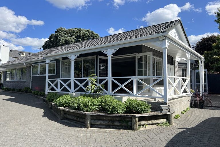 Photo of property in 384b Devonport Road, Tauranga South, Tauranga, 3112