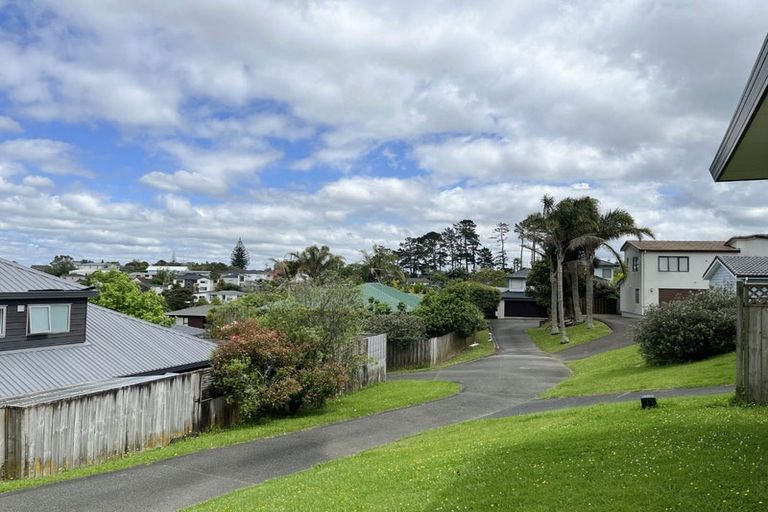 Photo of property in 2/15 Stoneleigh Court, Sunnynook, Auckland, 0632