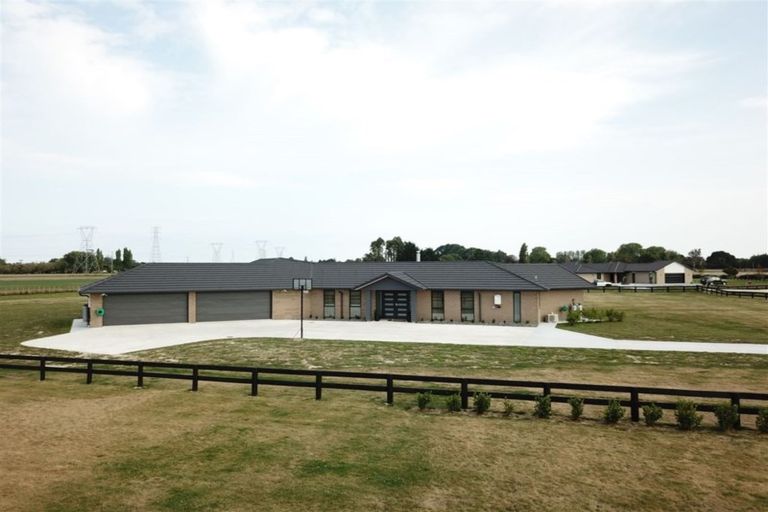 Photo of property in 3 Clover Close, Matangi, Hamilton, 3283