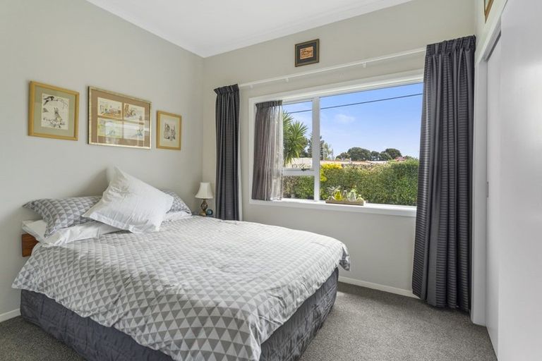 Photo of property in 52 Hinemoa Street, Paraparaumu, 5032