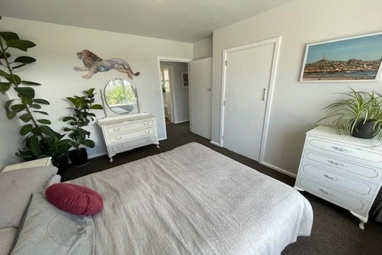 Photo of property in 6 Sevenoaks Drive, Bryndwr, Christchurch, 8053