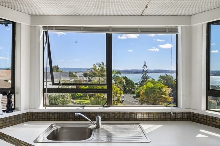 Photo of property in 1/64 Island Bay Road, Beach Haven, Auckland, 0626