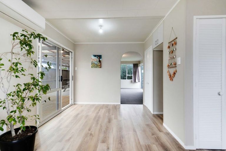 Photo of property in 10 Siska Place, Wattle Downs, Auckland, 2103