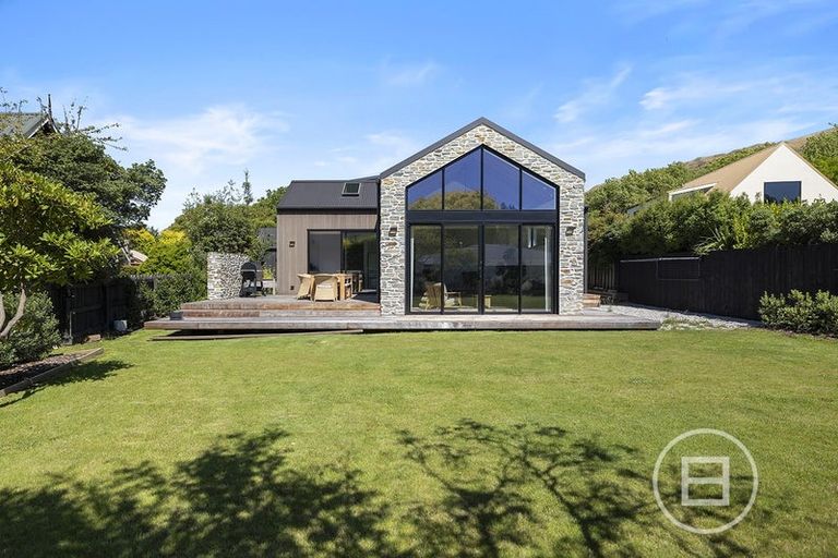 Photo of property in 6 Heuchan Lane, Wanaka, 9305
