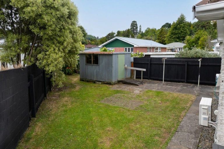 Photo of property in 5a Sequoia Place, Maoribank, Upper Hutt, 5018
