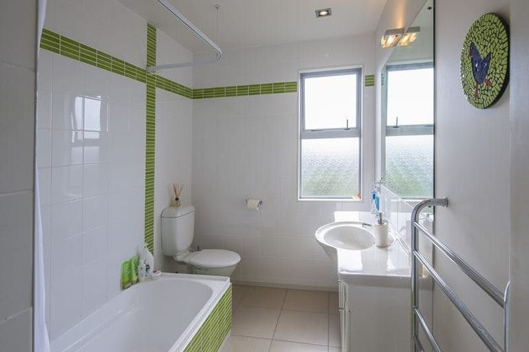 Photo of property in 37c Gurkha Crescent, Khandallah, Wellington, 6035