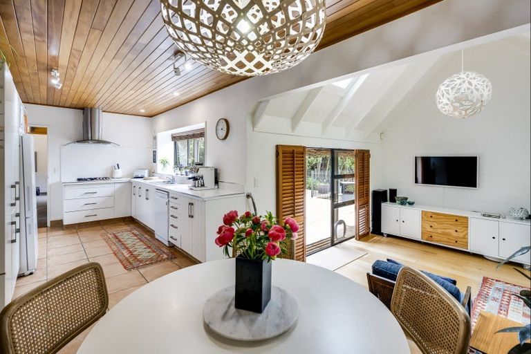 Photo of property in 5a Tauroa Road, Havelock North, 4130