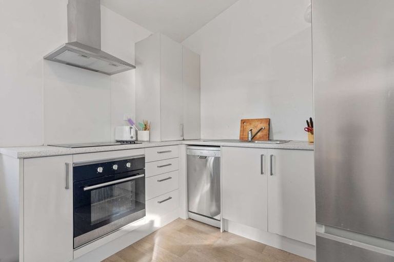 Photo of property in 2/13 Lyon Street, Frankton, Hamilton, 3204