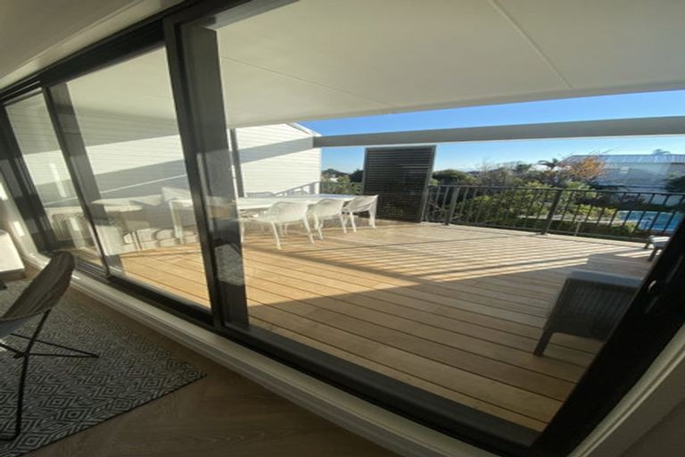 Photo of property in 2/11 Lewis Road, Pakuranga, Auckland, 2010