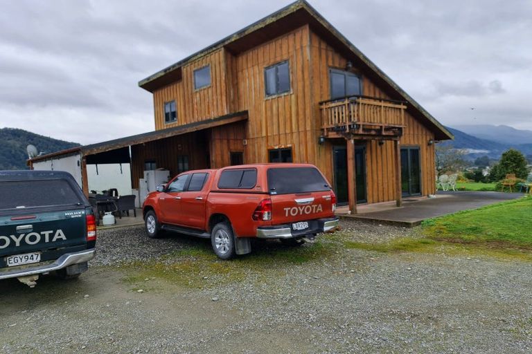 Photo of property in 72 Hotham Street, Murchison, 7007