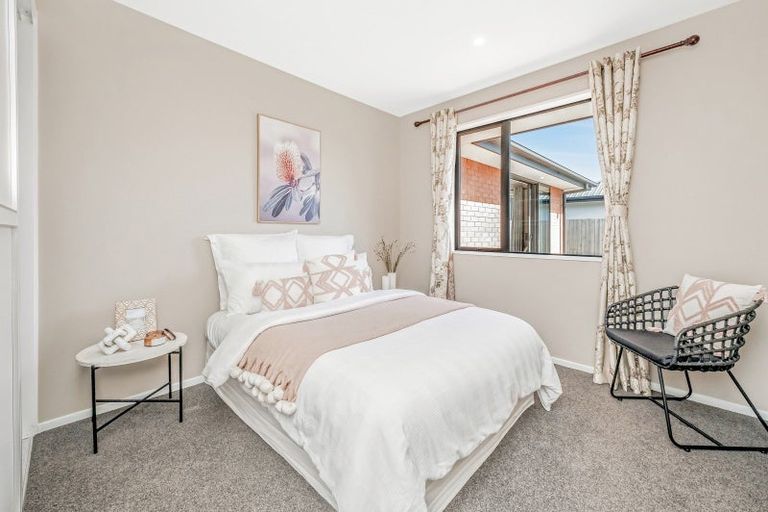 Photo of property in 17 Exeter Lane, Rolleston, 7614