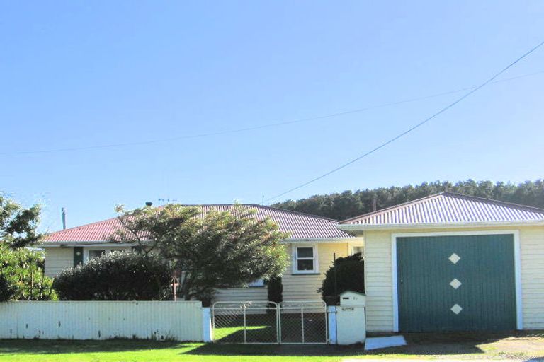 Photo of property in 21 Andrews Street, Foxton Beach, Foxton, 4815