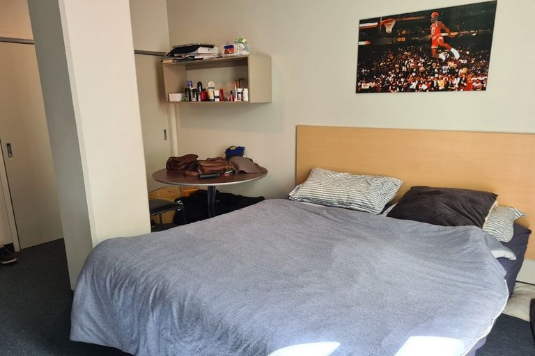 Photo of property in Hanson House, 2/27 Hanson Street, Mount Cook, Wellington, 6021