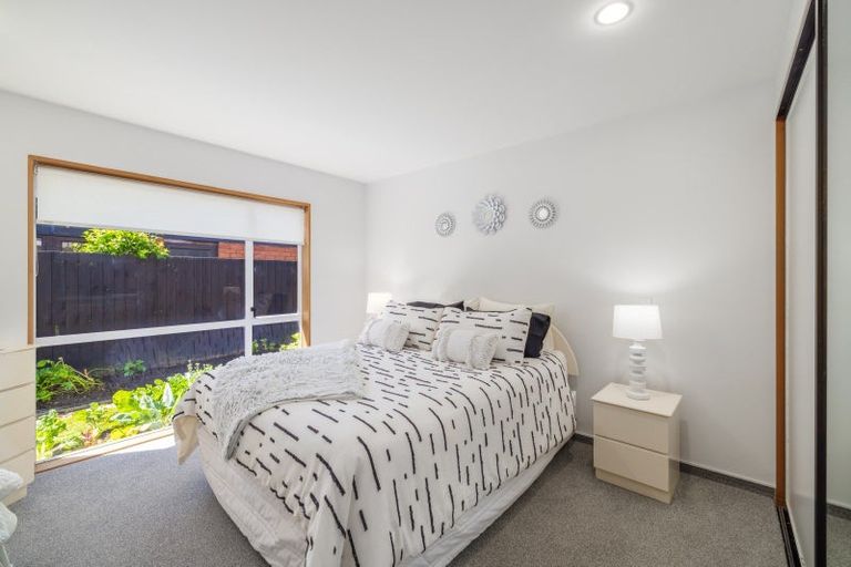 Photo of property in 2/48 Staveley Street, Avonhead, Christchurch, 8042