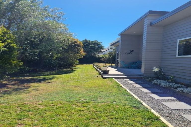 Photo of property in 77 Dublin Street, Martinborough, 5711