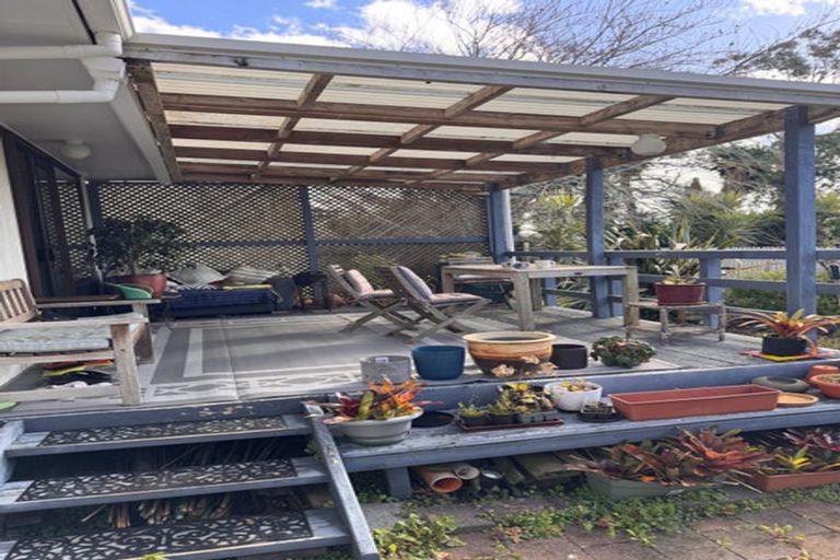 Photo of property in 2/141 Carnoustie Drive, Wattle Downs, Auckland, 2103