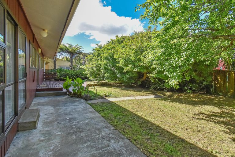 Photo of property in 13 Lawrence Crescent, Hillpark, Auckland, 2102