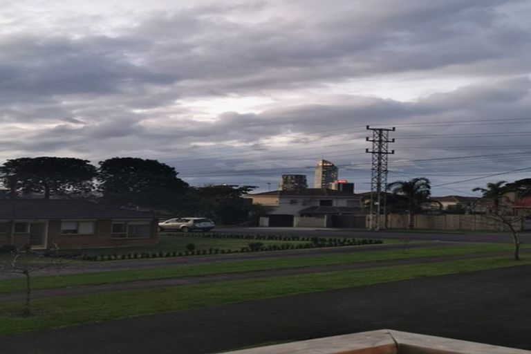 Photo of property in 2/41 Francis Street, Hauraki, Auckland, 0622