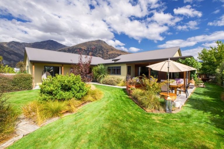 Photo of property in 5 Castalia Drive, Lake Hayes, Queenstown, 9304