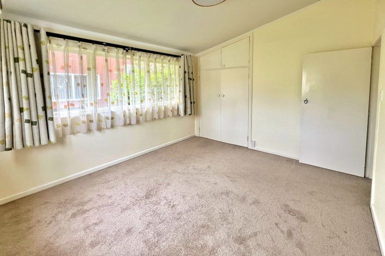 Photo of property in 575 East Coast Road, Browns Bay, Auckland, 0630