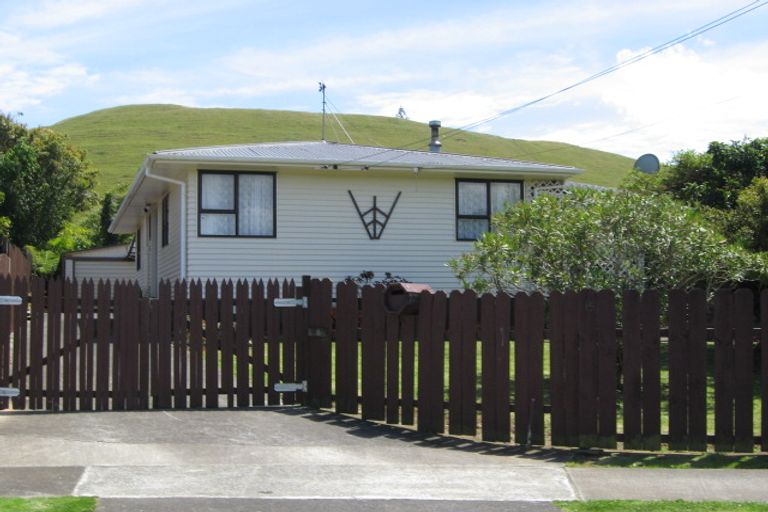 Photo of property in 15 Toatoa Place, Mangere Bridge, Auckland, 2022