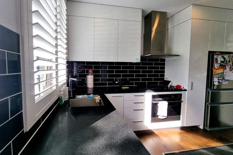 Photo of property in 9/20 Trent Street, Island Bay, Wellington, 6023