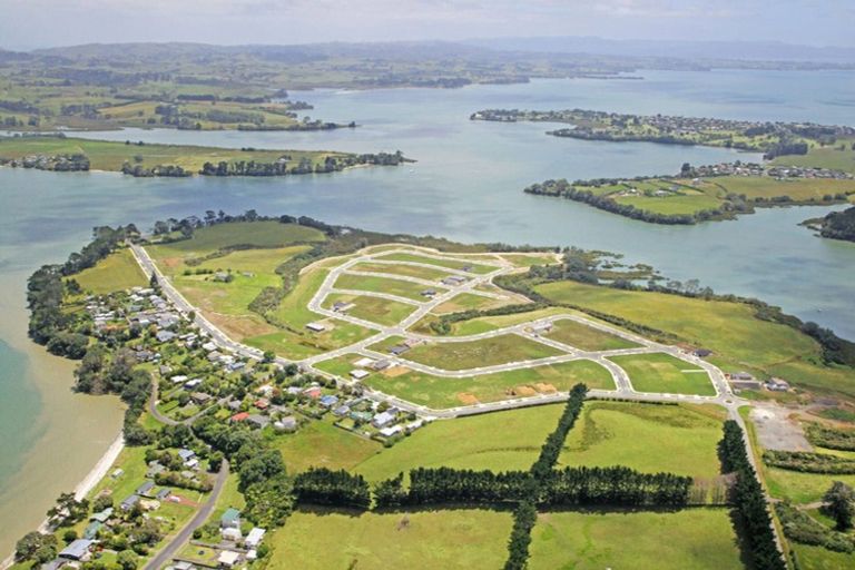 Photo of property in 12 Okoreka Road, Glenbrook, 2681