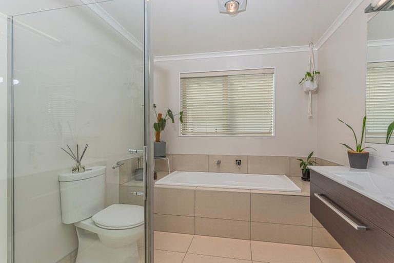 Photo of property in 52 Bomb Point Drive, Hobsonville, Auckland, 0616