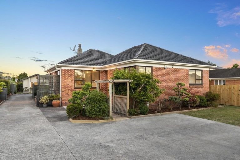 Photo of property in 55 Cambridge Terrace, Papatoetoe, Auckland, 2025