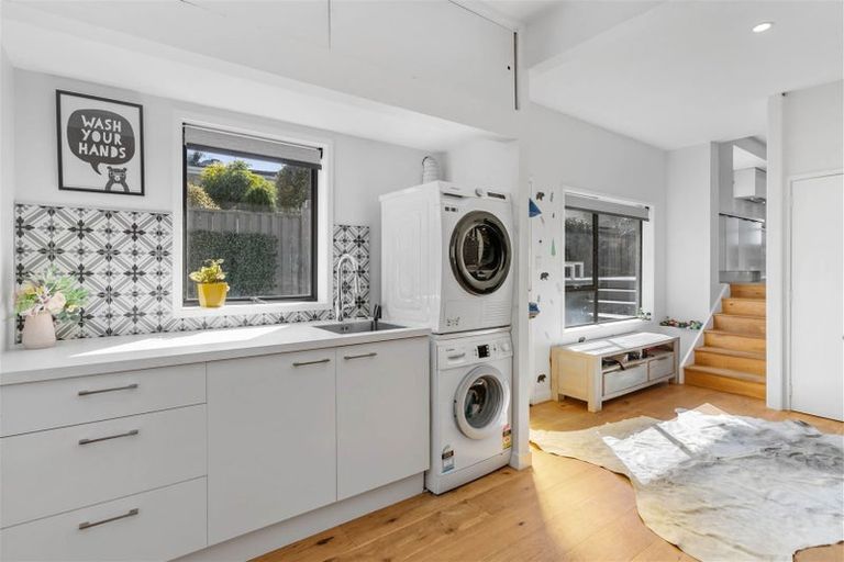 Photo of property in 1 Heaton Grove, Chatswood, Auckland, 0626