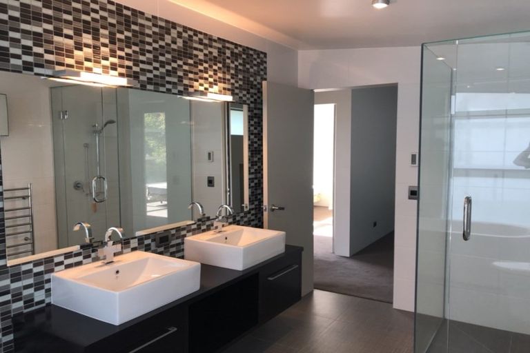 Photo of property in 62 Dyers Pass Road, Cashmere, Christchurch, 8022