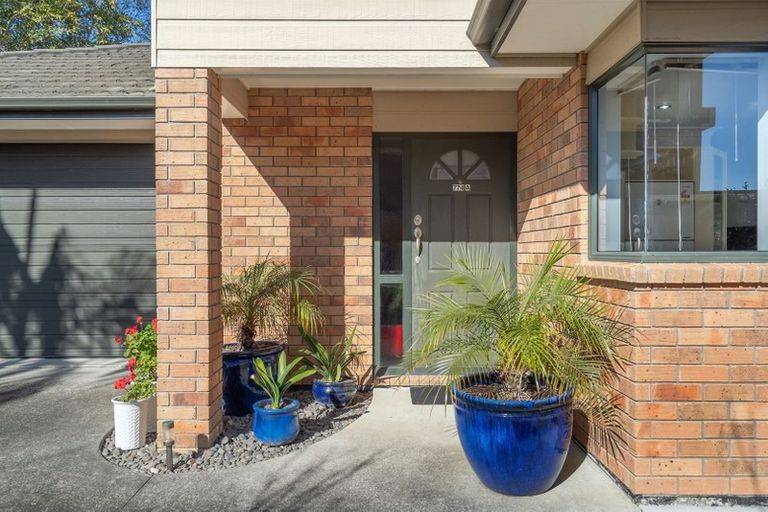 Photo of property in 774a East Coast Road, Oteha, Auckland, 0630