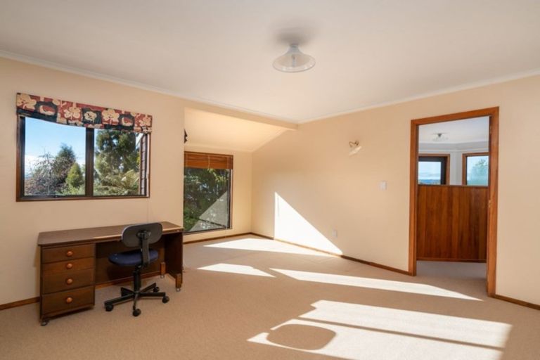 Photo of property in 11 Cherry Lane, Acacia Bay, Taupo, 3330