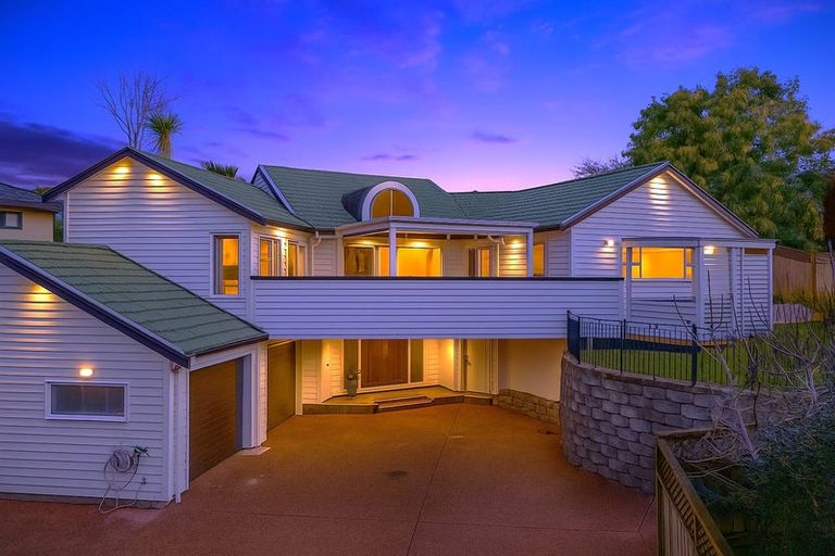 Photo of property in 9 San Marino Drive, Henderson, Auckland, 0612