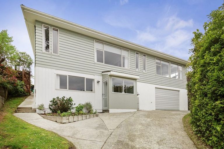 Photo of property in 30 Turriff Crescent, Tawa, Wellington, 5028