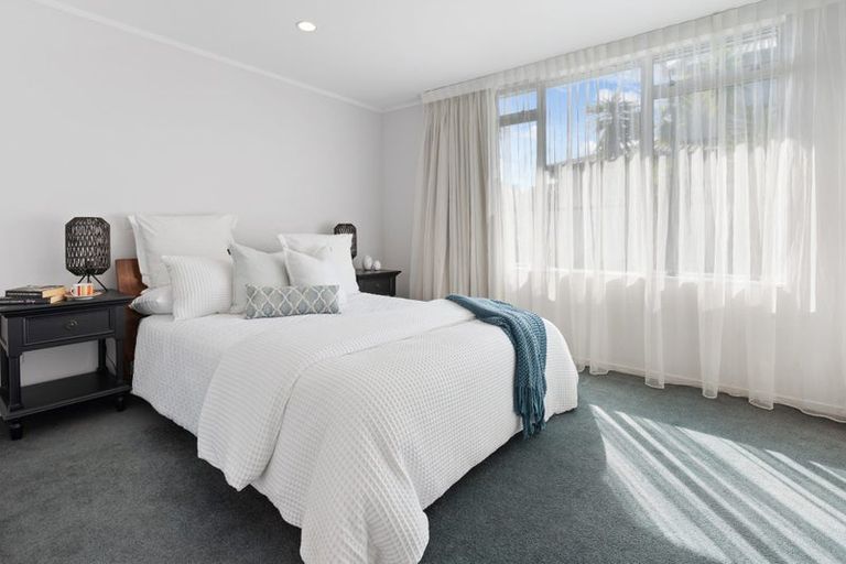 Photo of property in 2/2 Salem Place, Torbay, Auckland, 0630