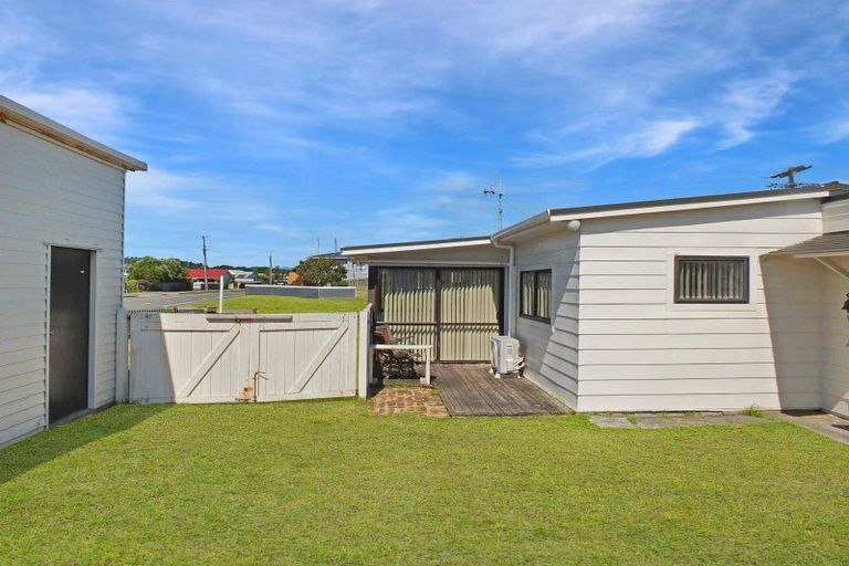 Photo of property in 90 Seabury Avenue, Foxton Beach, Foxton, 4815