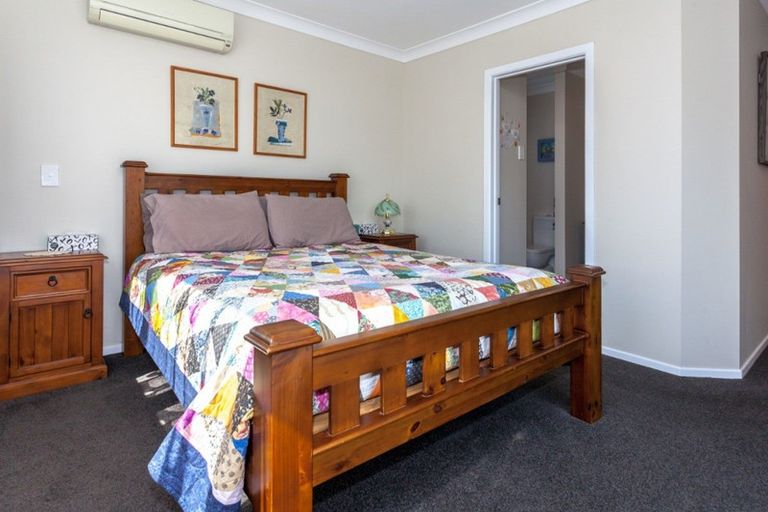 Photo of property in 114 Everitt Crescent, Whangamata, 3620