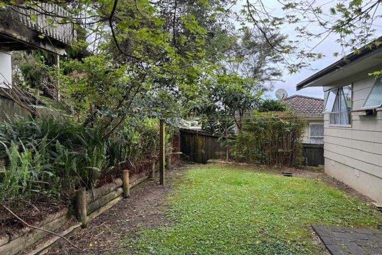 Photo of property in 1/25 Sapphire Place, Bayview, Auckland, 0629