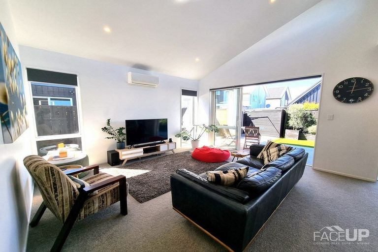 Photo of property in 16 Mapou Road, Hobsonville, Auckland, 0618