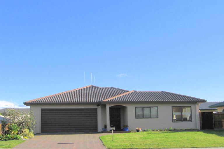 Photo of property in 38 Katerini Grove, Papamoa Beach, Papamoa, 3118