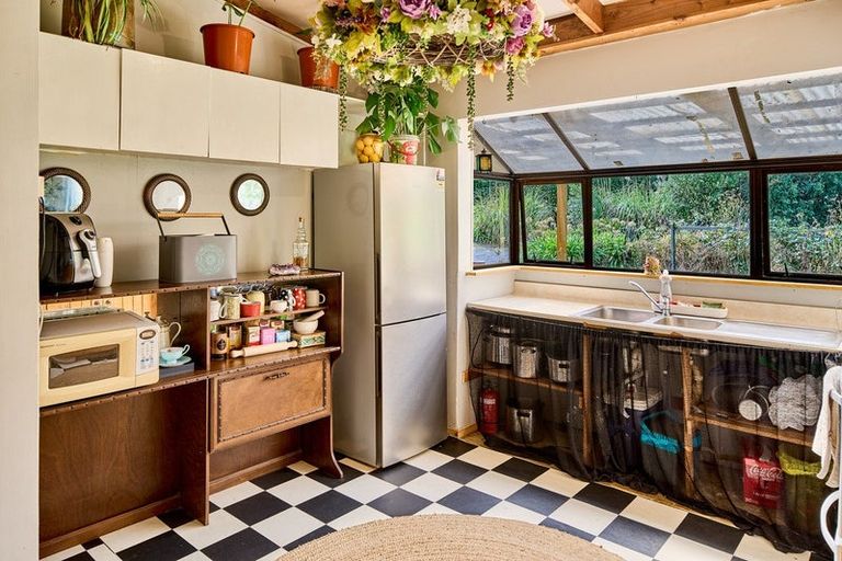 Photo of property in 138 Paekakariki Hill Road, Pauatahanui, Porirua, 5381