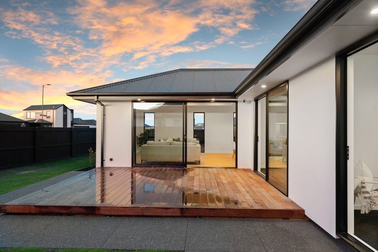 Photo of property in 2 Mackinnon Street, Marshland, Christchurch, 8083